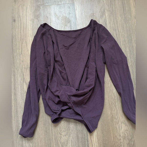 lululemon long sleeve twist - Picture 2 of 2